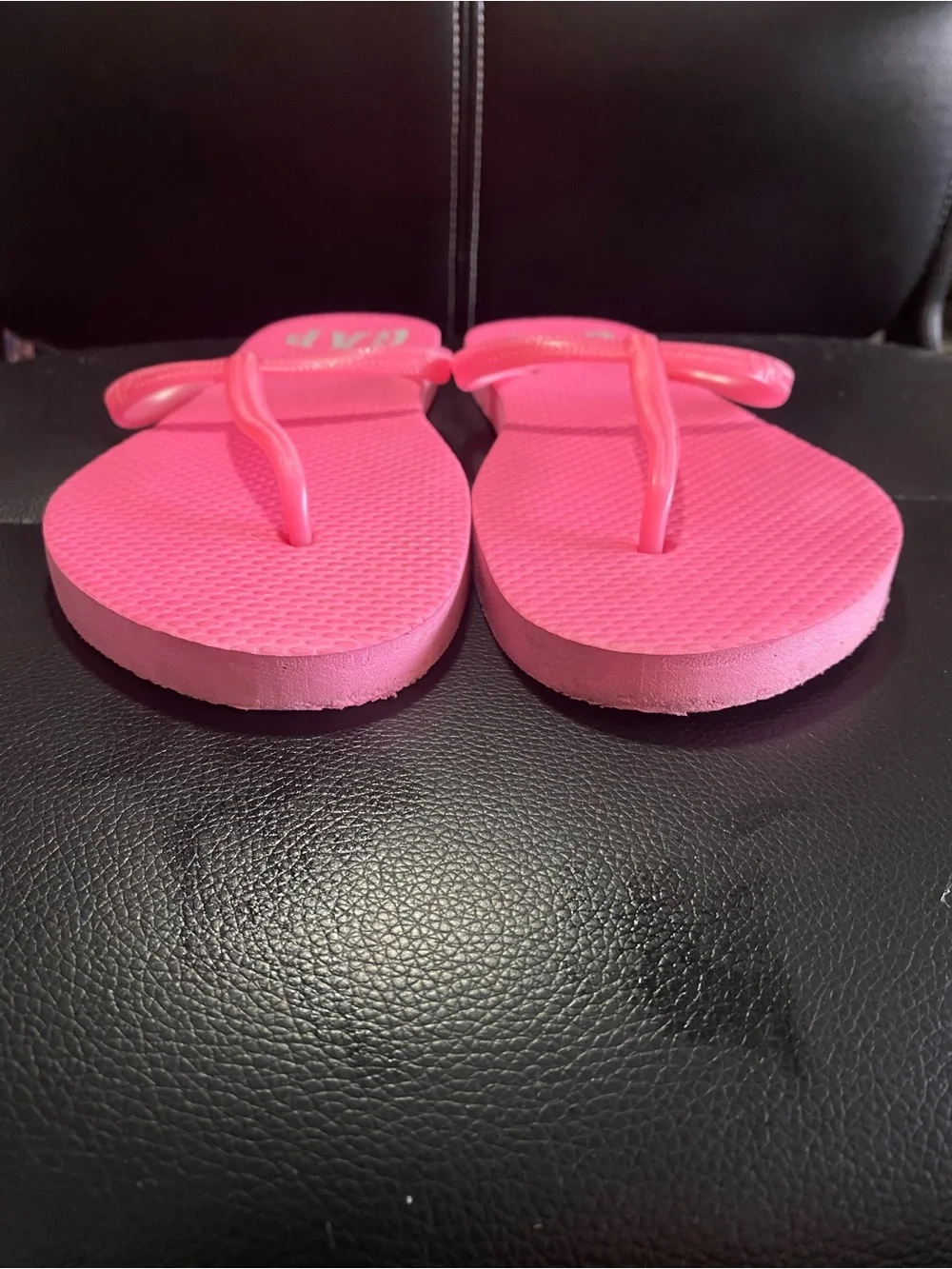 GAP bright pink